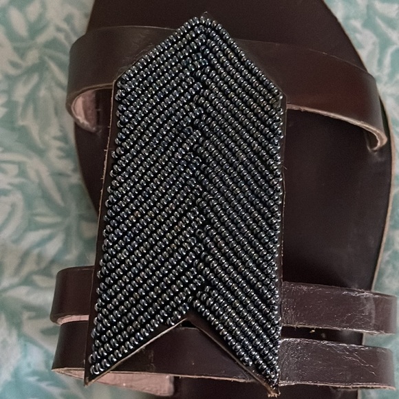 Unique handbeaded Swahili sandal slides. - Picture 3 of 5